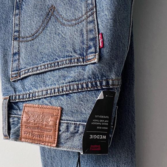 Levi’s High rise Wedgie Jeans - Picture 3 of 6